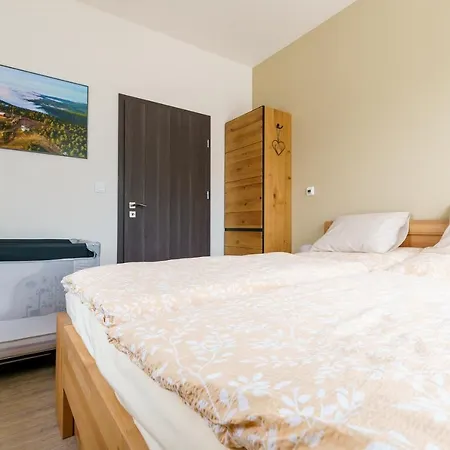 Nela By Mountain Ways Apartment Loucna pod Klinovcem